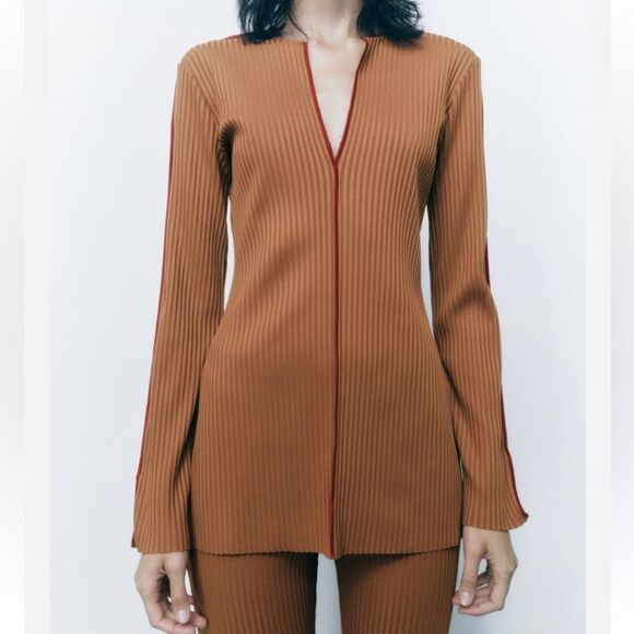 Zara High-waisted Caramel/Brown Ribbed
Pants Set (Top Medium,Bottom Small) - Picture 2 of 10